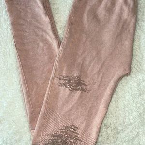 O/S Nikibiki distressed blush leggings